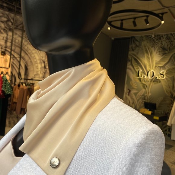 SILK SQUARE SCARF GOLD - Picture 4 of 7